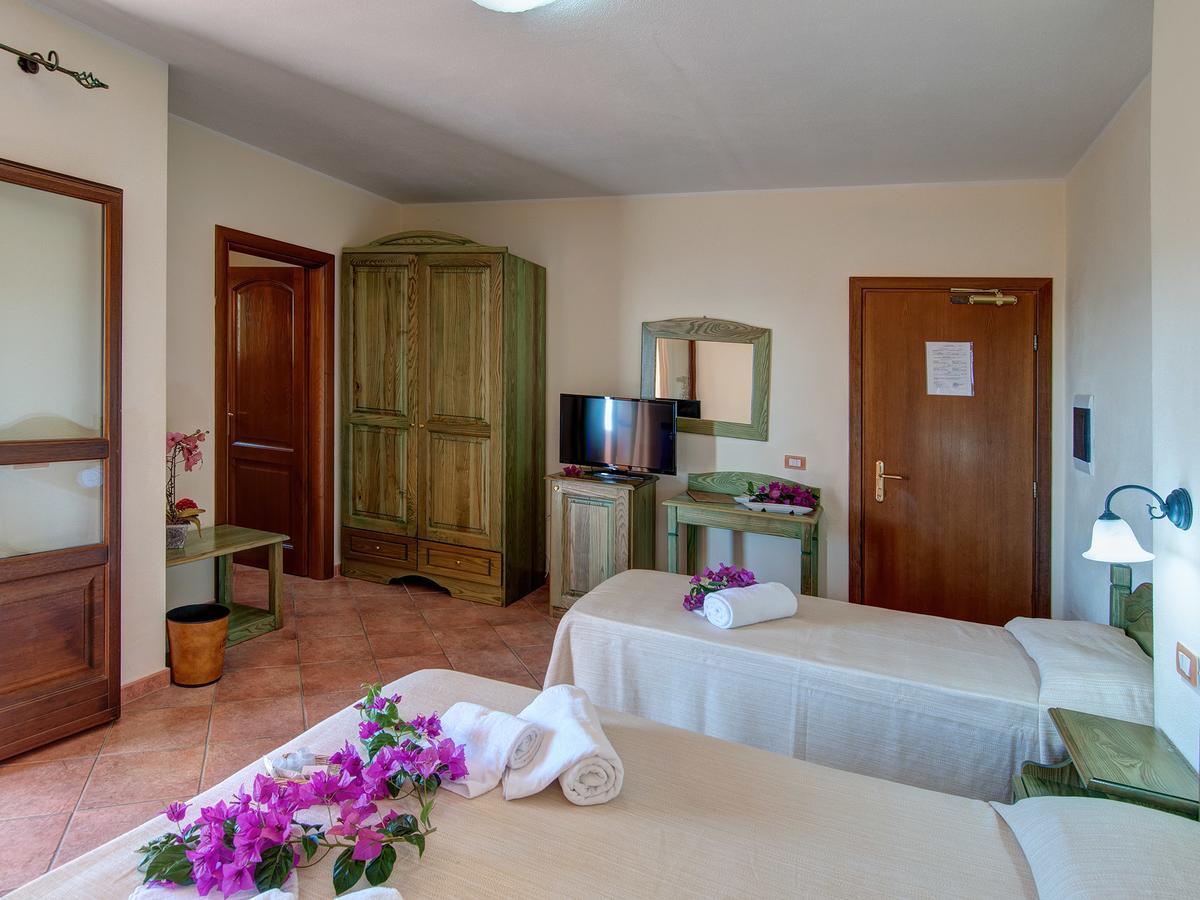 קאלה גונונה I Ginepri Hotel מראה חיצוני תמונה